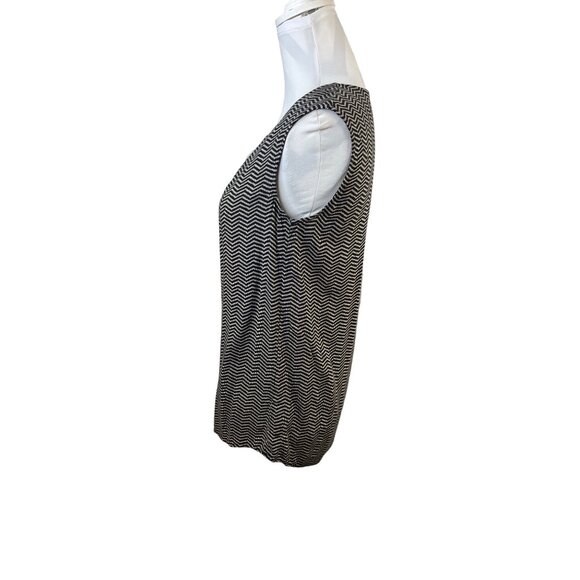 THML Sleeveless Blouse  Keyhole V Neck Size XS  Chevron - Picture 3 of 8